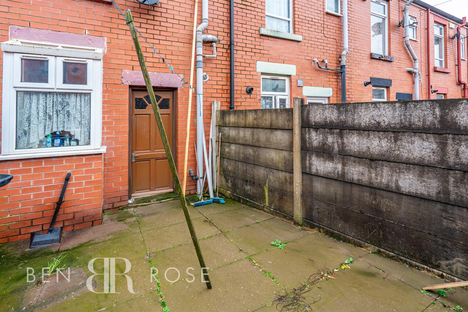 2 bed property in Alice Street, Bolton